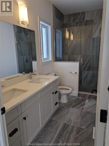 53 Callams Bay Crescent, Amherstburg, ON - Indoor Photo Showing Bathroom