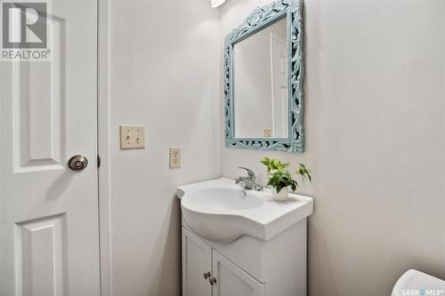 250 Stillwater Drive, Saskatoon, SK - Indoor Photo Showing Bathroom