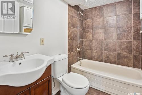 250 Stillwater Drive, Saskatoon, SK - Indoor Photo Showing Bathroom