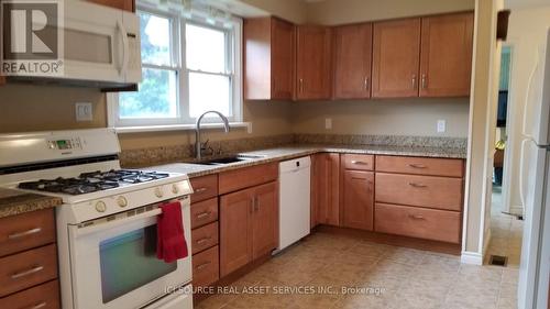 1526 Randy Road, Sarnia, ON - Indoor Photo Showing Kitchen