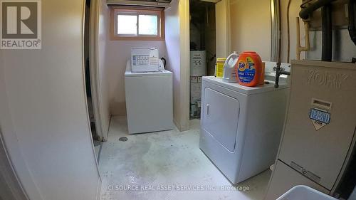 1526 Randy Road, Sarnia, ON - Indoor Photo Showing Laundry Room