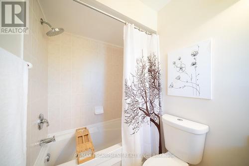 34 Stowe Terrace, Brantford, ON - Indoor Photo Showing Bathroom