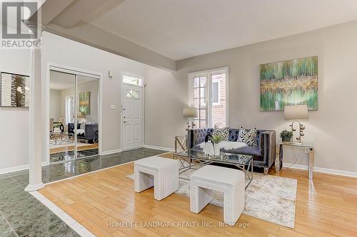 48 Futura Avenue, Richmond Hill, ON - Indoor Photo Showing Living Room