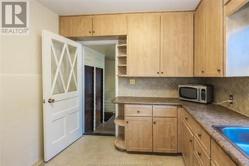 330 Mayfair Avenue, Lasalle, ON - Indoor Photo Showing Kitchen