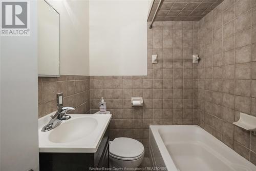 330 Mayfair Avenue, Lasalle, ON - Indoor Photo Showing Bathroom