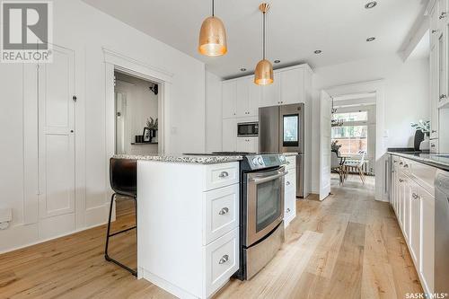 802 Idylwyld Crescent, Saskatoon, SK - Indoor Photo Showing Kitchen With Upgraded Kitchen