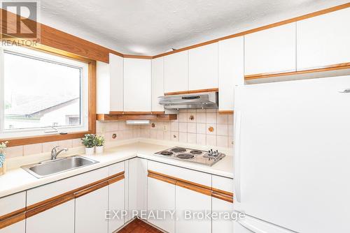 47 Ipswich Road, Hamilton, ON - Indoor Photo Showing Kitchen
