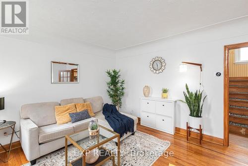 47 Ipswich Road, Hamilton, ON - Indoor Photo Showing Living Room