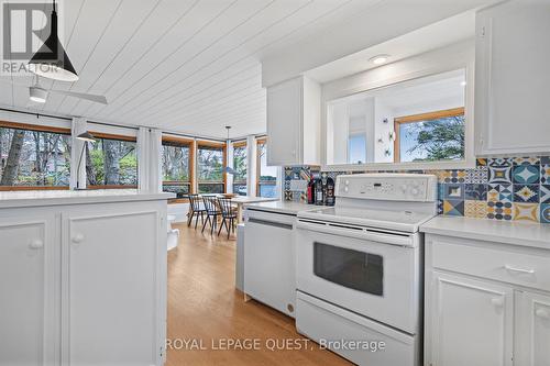 1010 Sanderson Road, Gravenhurst, ON - Indoor Photo Showing Kitchen