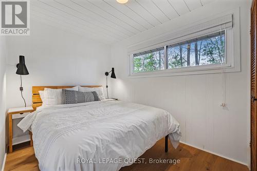 1010 Sanderson Road, Gravenhurst, ON - Indoor Photo Showing Bedroom