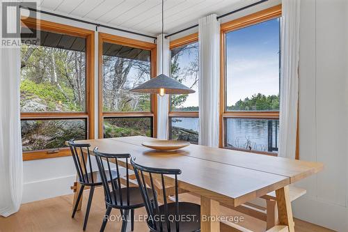 1010 Sanderson Road, Gravenhurst, ON - Indoor Photo Showing Dining Room