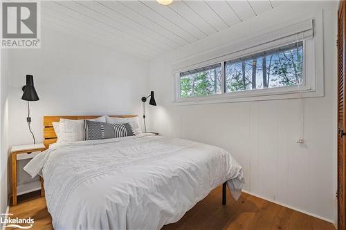 1010 Sanderson Road, Gravenhurst, ON - Indoor Photo Showing Bedroom