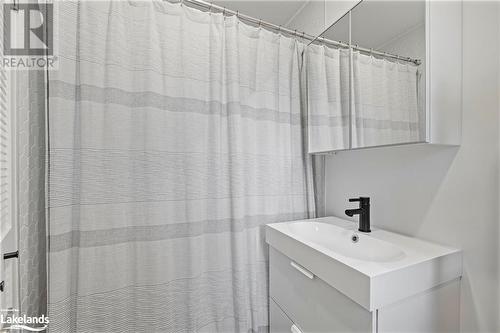 1010 Sanderson Road, Gravenhurst, ON - Indoor Photo Showing Bathroom