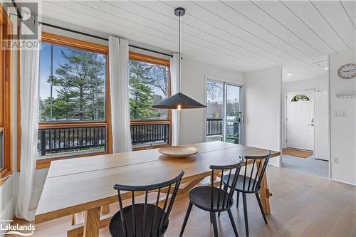 1010 Sanderson Road, Gravenhurst, ON - Indoor Photo Showing Dining Room