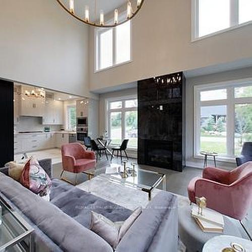 115 Rankin'S Cres, Blue Mountains, ON - Indoor Photo Showing Living Room