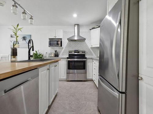 Kitchen - 299 Rue Perras, Thurso, QC - Indoor Photo Showing Kitchen With Upgraded Kitchen