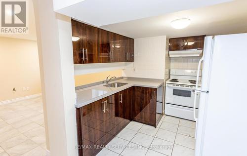 6462 Donway Drive, Mississauga, ON - Indoor Photo Showing Kitchen