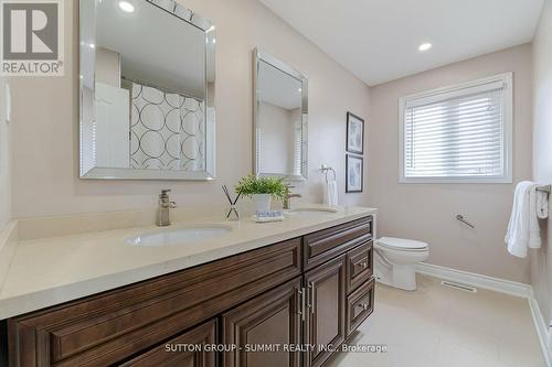 1379 Bough Beeches Boulevard, Mississauga, ON - Indoor Photo Showing Bathroom