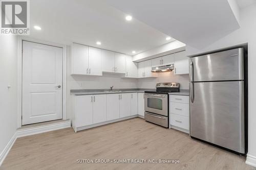 1379 Bough Beeches Boulevard, Mississauga, ON - Indoor Photo Showing Kitchen With Stainless Steel Kitchen
