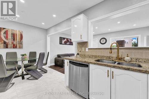 7249 Gagliano Drive, Mississauga, ON - Indoor Photo Showing Kitchen With Double Sink