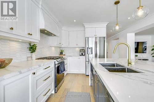 74 O'Hara Place, Brampton, ON - Indoor Photo Showing Kitchen With Double Sink With Upgraded Kitchen