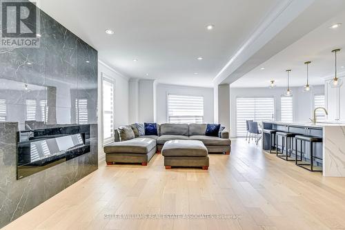 74 O'Hara Place, Brampton, ON - Indoor Photo Showing Living Room