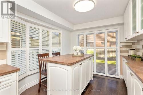 48 Mullen Drive, Vaughan, ON - Indoor Photo Showing Kitchen