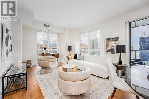 2011 - 300 Front Street W, Toronto (Waterfront Communities), ON - Indoor Photo Showing Living Room