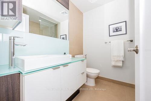 2011 - 300 Front Street W, Toronto (Waterfront Communities), ON - Indoor Photo Showing Bathroom