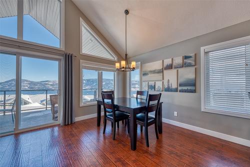 438-6973 Terazona Drive, Kelowna, BC - Indoor Photo Showing Dining Room