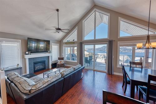 438-6973 Terazona Drive, Kelowna, BC - Indoor With Fireplace