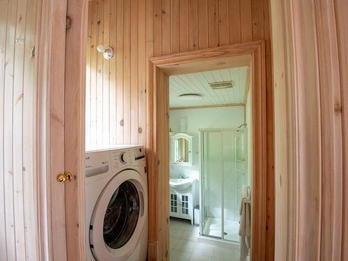 Salle de lavage - 2916  - 2918 Rive Du Lac-Tremblant, Lac-Tremblant-Nord, QC - Indoor Photo Showing Laundry Room