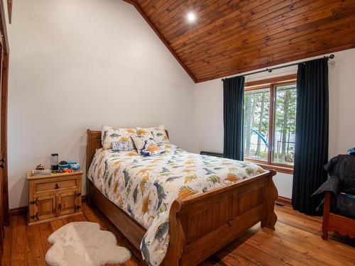 Chambre Ã Â coucher - 3028 Rive Du Lac-Tremblant, Lac-Tremblant-Nord, QC - Indoor Photo Showing Bedroom