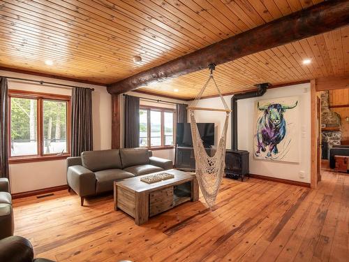 Salon - 3028 Rive Du Lac-Tremblant, Lac-Tremblant-Nord, QC - Indoor Photo Showing Living Room