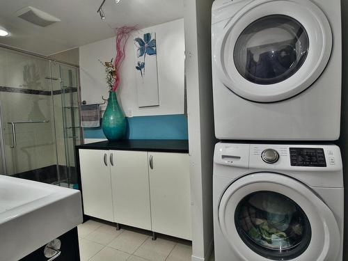 Salle de bains - 3030 Rue Ovila-Hamel, Longueuil (Saint-Hubert), QC - Indoor Photo Showing Laundry Room