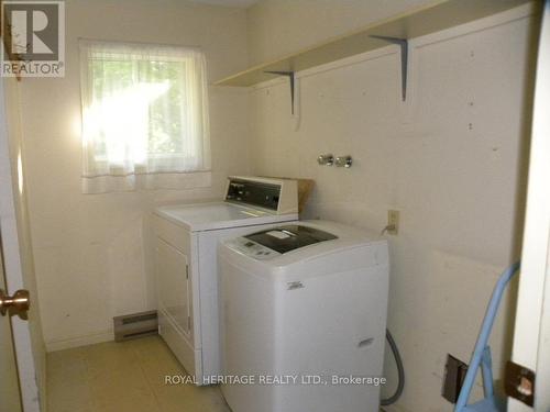 45 Little Bob Drive, Kawartha Lakes, ON - Indoor Photo Showing Laundry Room