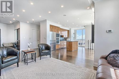 4305 - 16 Harbour Street, Toronto, ON - Indoor Photo Showing Living Room