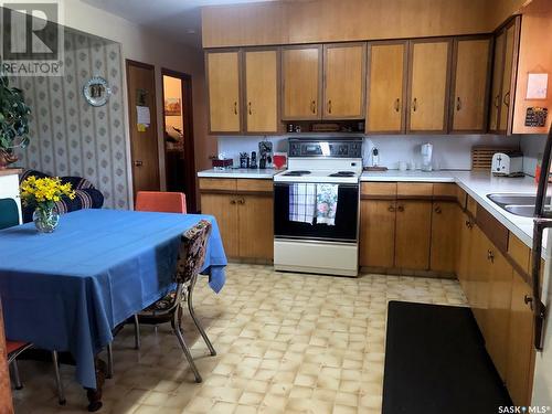 401 1St Avenue E, Buchanan, SK - Indoor Photo Showing Kitchen With Double Sink