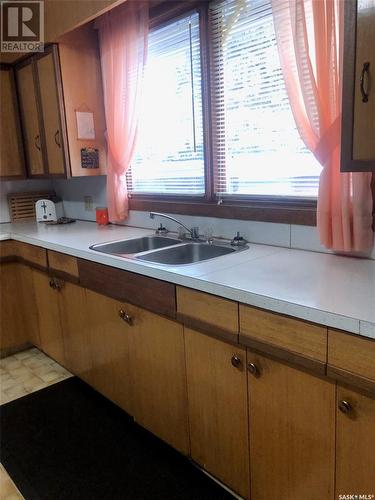 401 1St Avenue E, Buchanan, SK - Indoor Photo Showing Kitchen With Double Sink