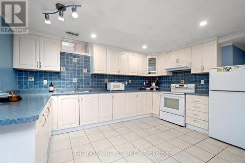 288 Fleming Drive, Milton, ON - Indoor Photo Showing Kitchen With Double Sink