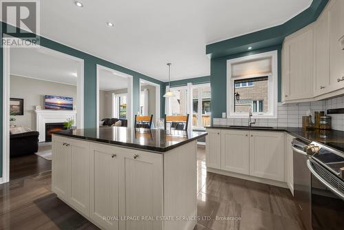 225 Cherryhurst Road, Oakville, ON - Indoor Photo Showing Kitchen With Upgraded Kitchen