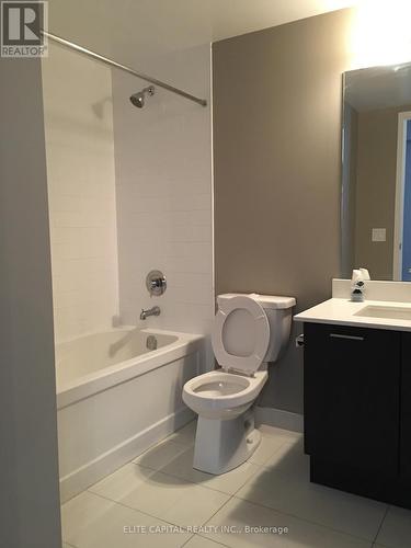 4403 - 2220 Lake Shore Boulevard W, Toronto (Mimico), ON - Indoor Photo Showing Bathroom