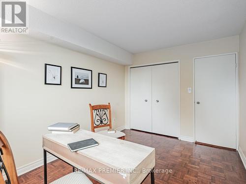 301 - 270 Scarlett Road, Toronto, ON - Indoor Photo Showing Other Room