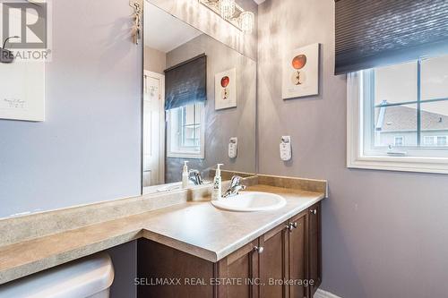 25 Heartview Road, Brampton, ON - Indoor Photo Showing Bathroom