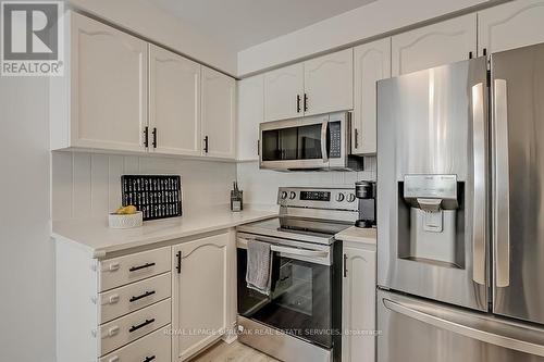 35 - 2022 Atkinson Drive, Burlington, ON - Indoor Photo Showing Kitchen With Stainless Steel Kitchen