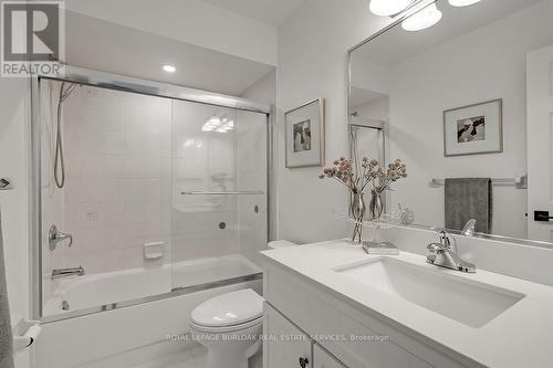 35 - 2022 Atkinson Drive, Burlington, ON - Indoor Photo Showing Bathroom