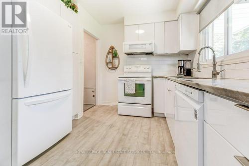 124 Windward Street, St. Catharines, ON - Indoor Photo Showing Kitchen