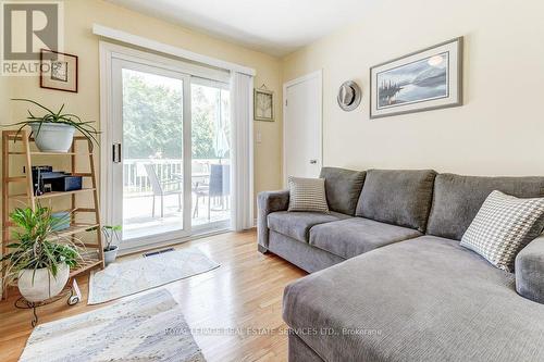 124 Windward Street, St. Catharines, ON - Indoor Photo Showing Living Room