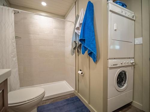 3433 Red Lake Drive, Kamloops, BC - Indoor Photo Showing Laundry Room