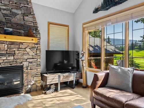 10-2715 Fairways Drive, Sun Peaks, BC - Indoor Photo Showing Living Room With Fireplace